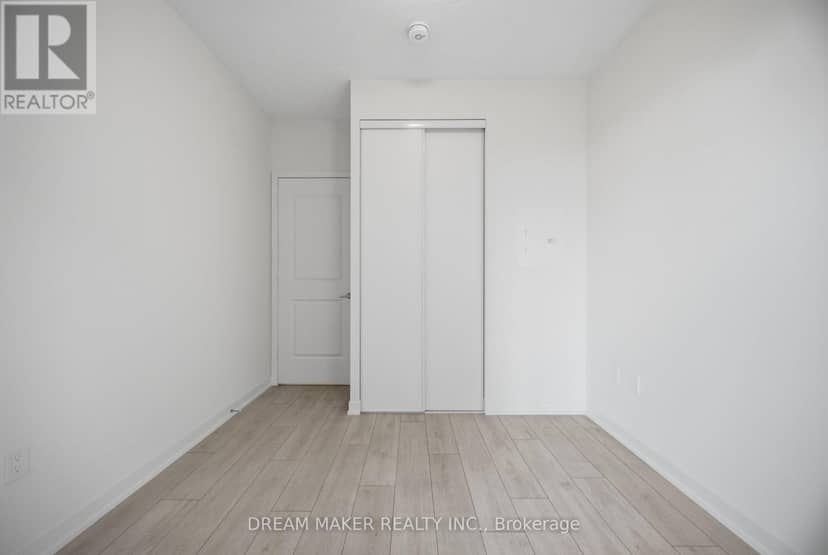 511 - 38 Annie Craig Drive — photo 15 of 40