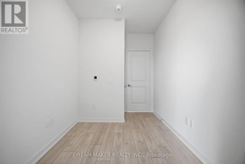 511 - 38 Annie Craig Drive — photo 18 of 40