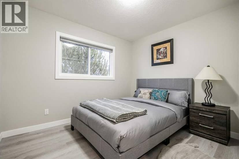 471 Northmount Drive NW — photo 10 of 23