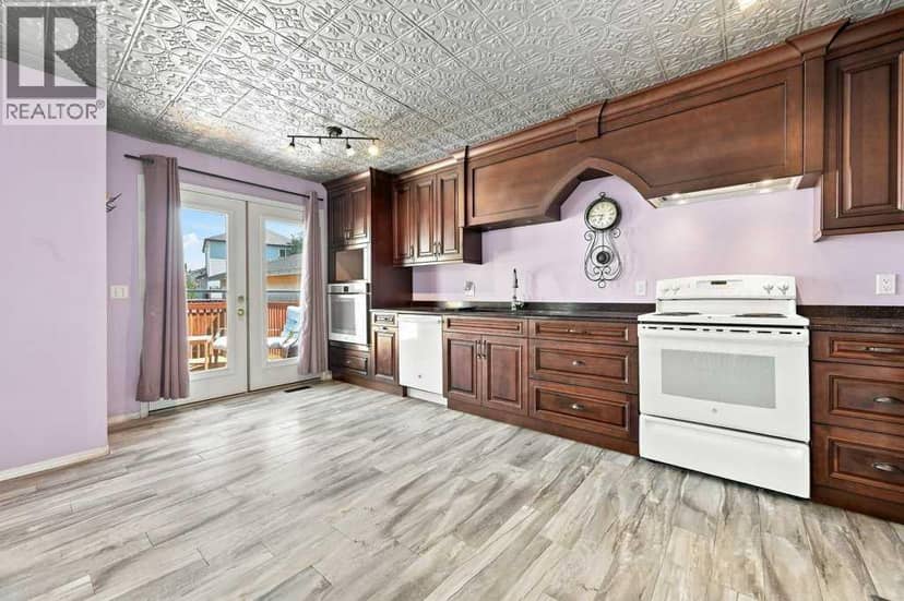 100 Coventry Road NE — photo 11 of 38