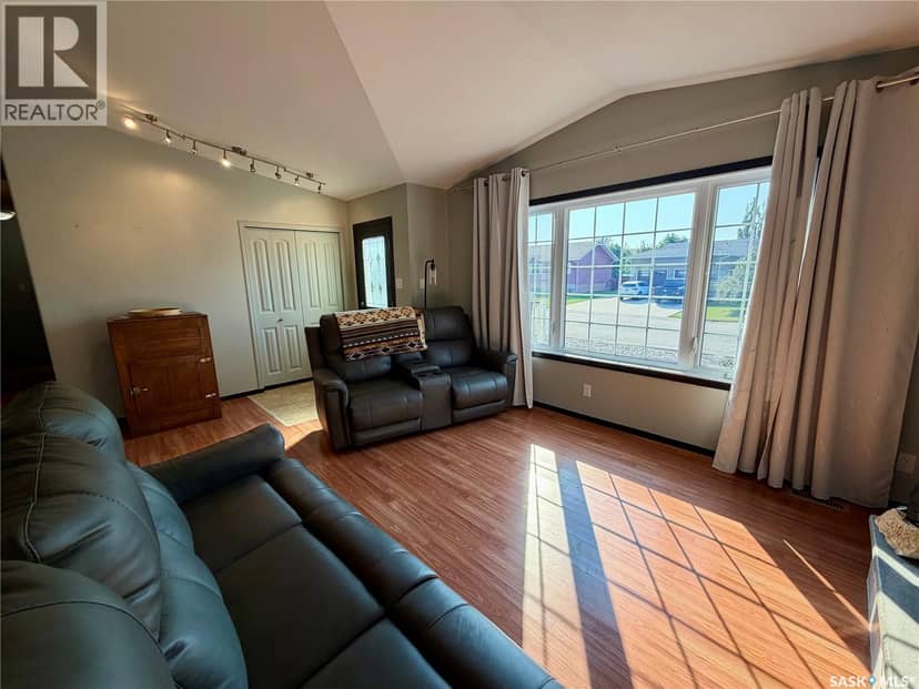 303 5th STREET W, Carnduff, photo 4