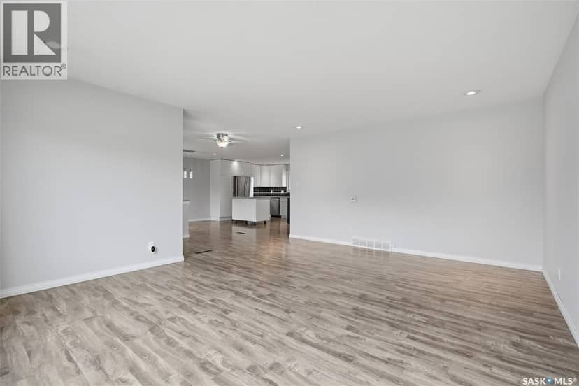 1 Stephenson CRESCENT — photo 14 of 40