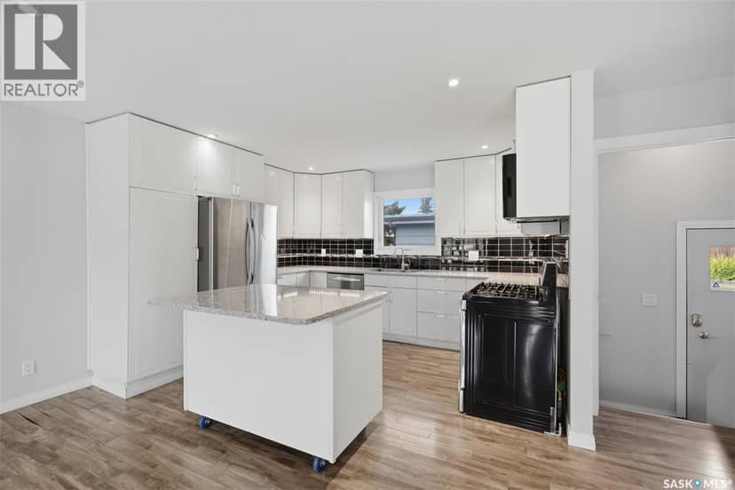 1 Stephenson CRESCENT — photo 16 of 40