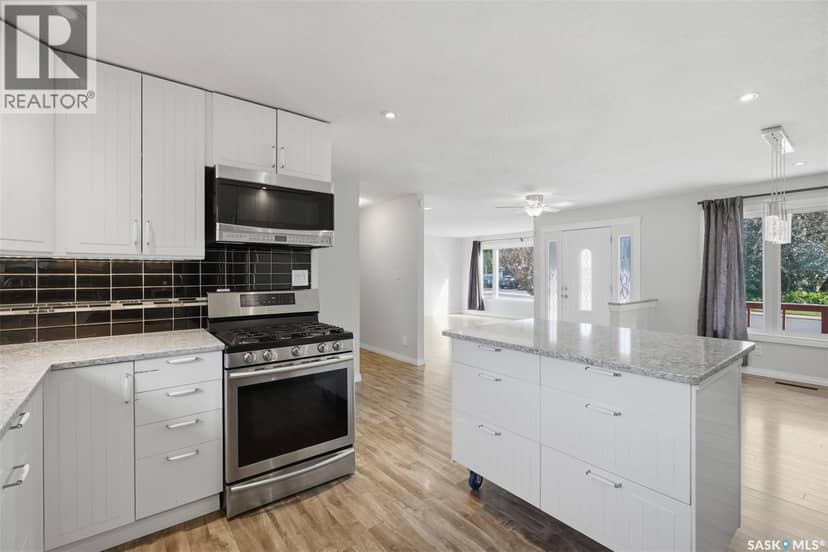 1 Stephenson CRESCENT — photo 18 of 40