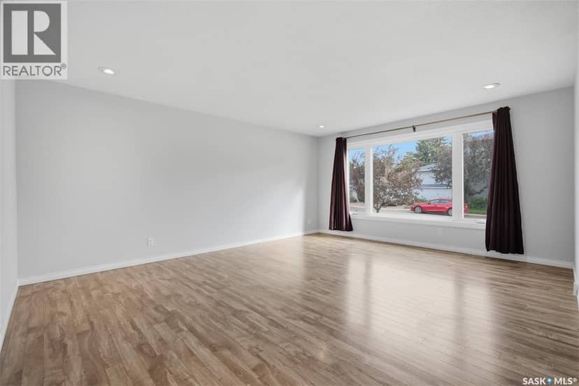1 Stephenson CRESCENT — photo 10 of 40