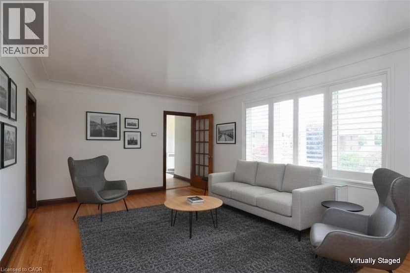 8 KINGSWAY Drive — photo 10 of 40
