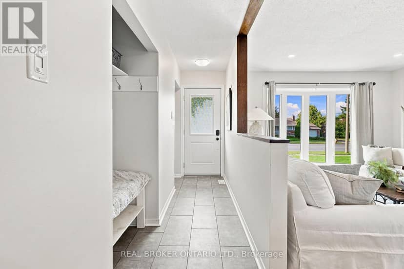82 Meadowlands Drive W, Ottawa, photo 3