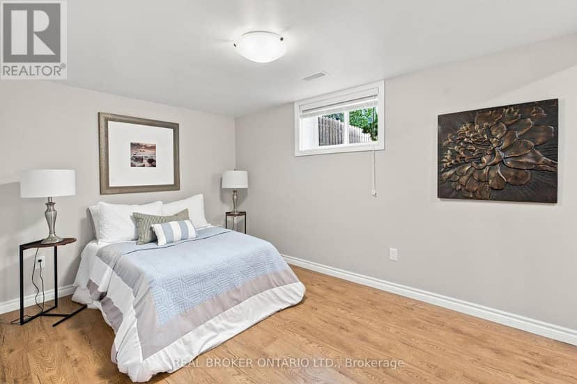 82 Meadowlands Drive W — photo 39 of 40