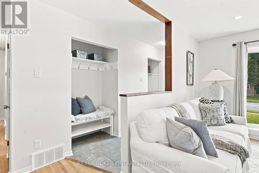 82 Meadowlands Drive W, Ottawa, photo 4