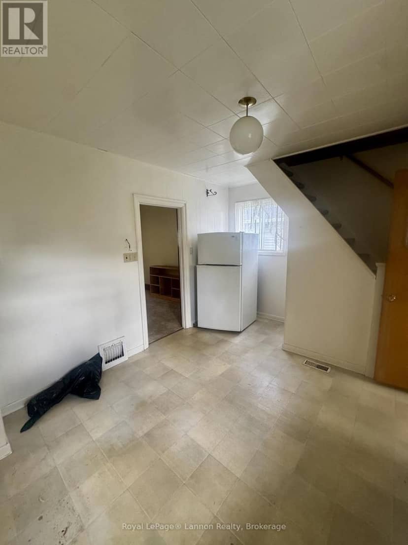 105 Hudson Street — photo 10 of 22