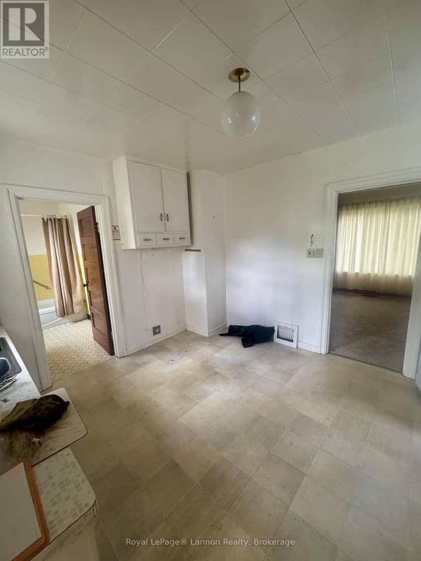 105 Hudson Street — photo 11 of 22