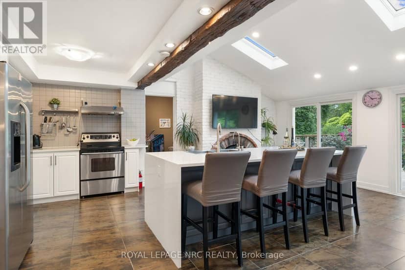 46 Adelene Crescent — photo 9 of 40