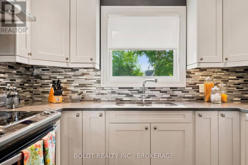 9 Woodgate Avenue — photo 15 of 40