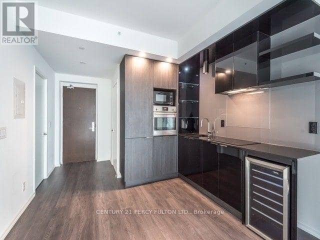 4007 - 70 Temperance Street — photo 11 of 32