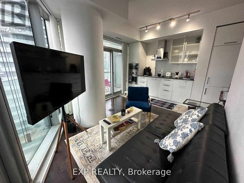 2111 - 14 York Street — photo 6 of 23