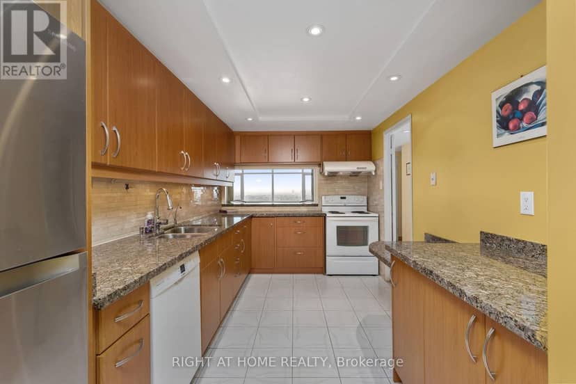 1904 - 1555 Finch Avenue E — photo 10 of 40