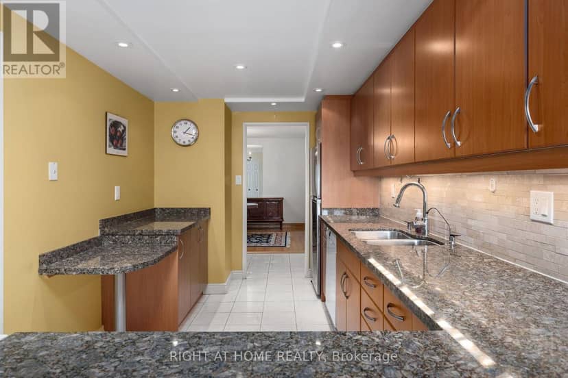 1904 - 1555 Finch Avenue E — photo 13 of 40