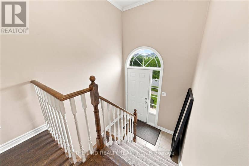 61 McIntyre Drive — photo 5 of 38