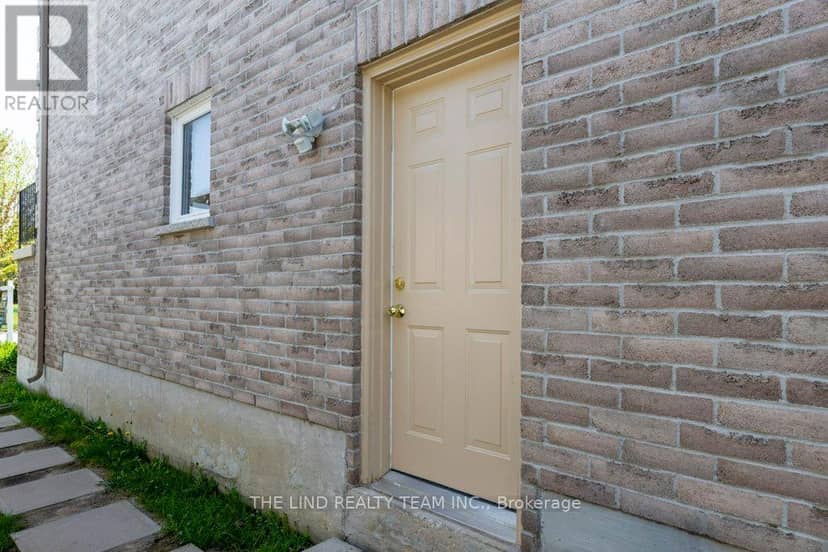 61 McIntyre Drive — photo 7 of 38