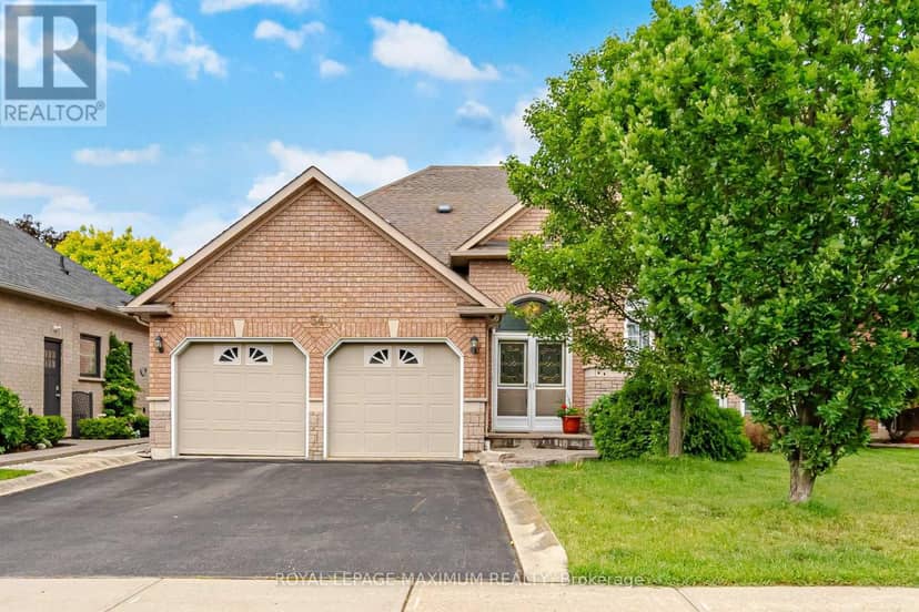34 Kirkwood Crescent — photo 1 of 40