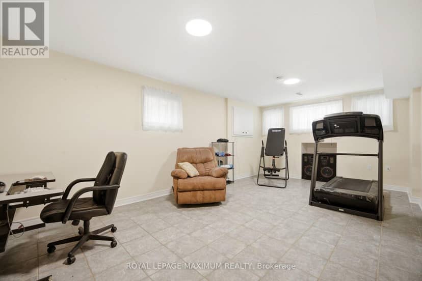 34 Kirkwood Crescent — photo 36 of 40