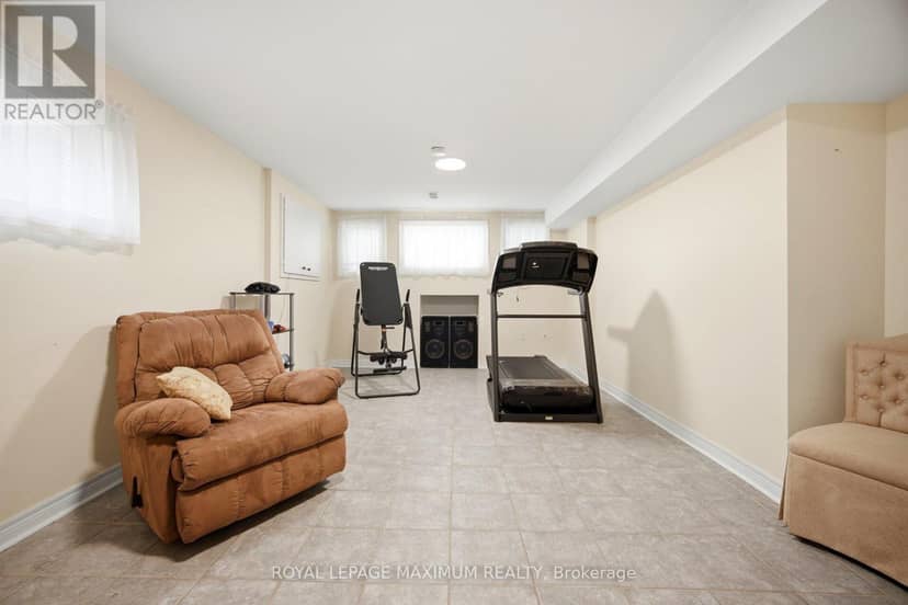 34 Kirkwood Crescent — photo 37 of 40