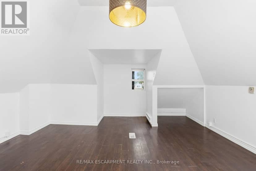63 Melrose Avenue S — photo 26 of 40
