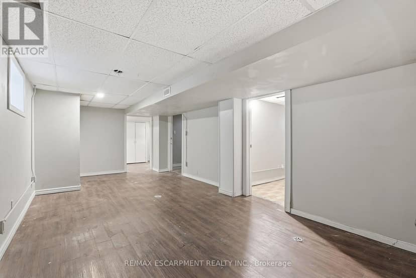 63 Melrose Avenue S — photo 29 of 40