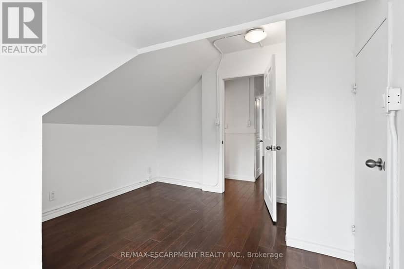 63 Melrose Avenue S — photo 33 of 40