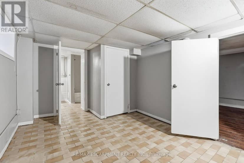 63 Melrose Avenue S — photo 35 of 40