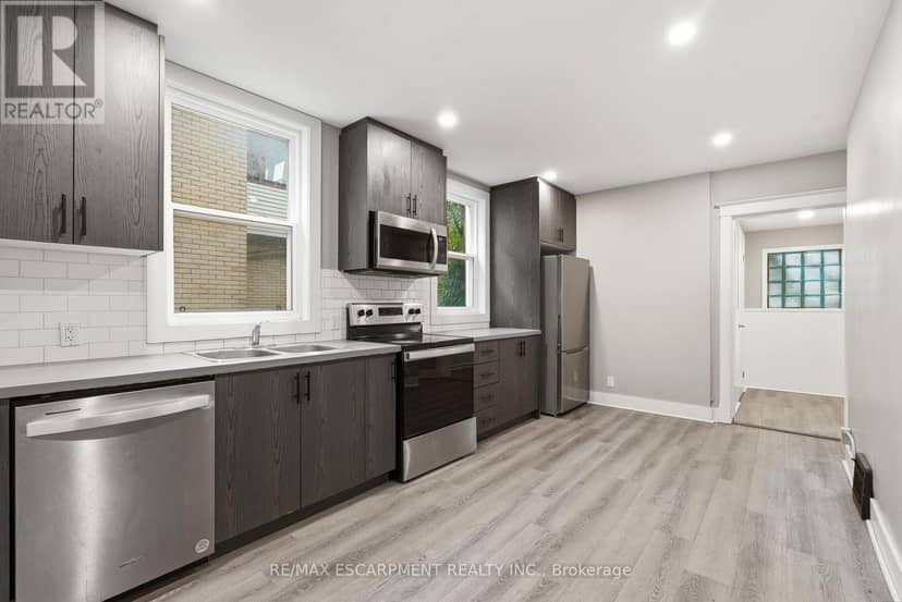 63 Melrose Avenue S — photo 9 of 40