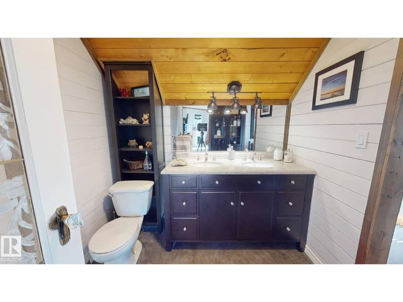 5040 51 AV — photo 16 of 40