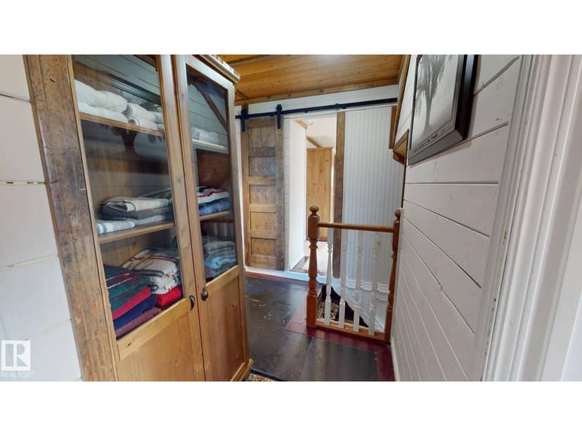 5040 51 AV — photo 18 of 40