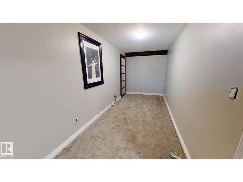 5040 51 AV — photo 33 of 40