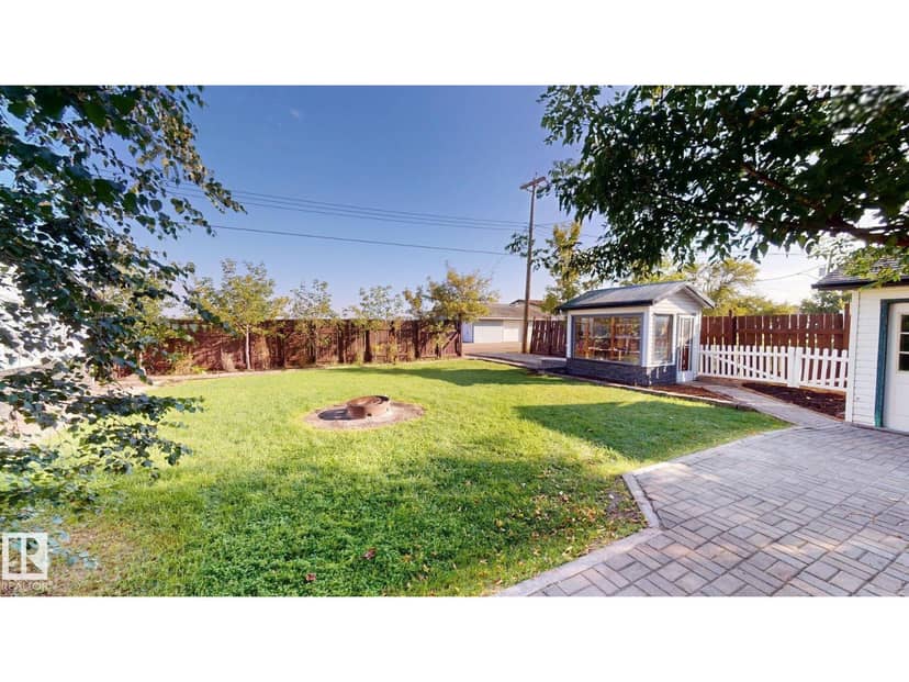 5040 51 AV — photo 40 of 40