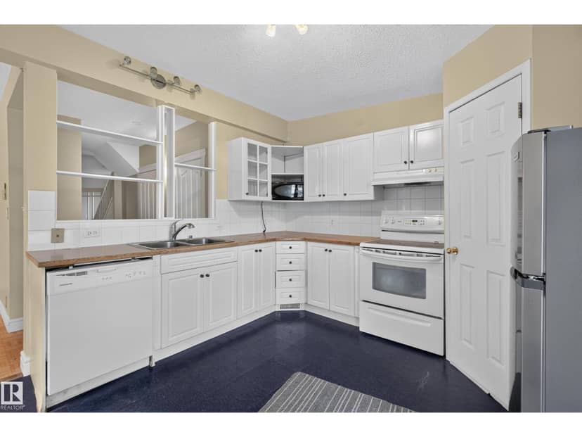 11212 75 AV NW — photo 32 of 40