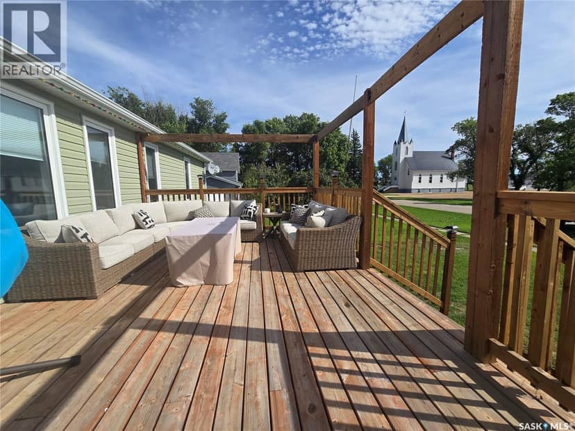 211 Rye Street — photo 3 of 28