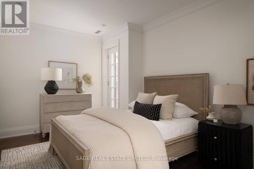 3D - 319 Lonsdale Road — photo 17 of 40