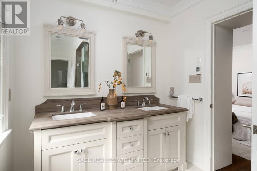 3D - 319 Lonsdale Road — photo 27 of 40