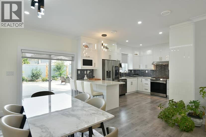 514 JORDAN WAY, Gibsons