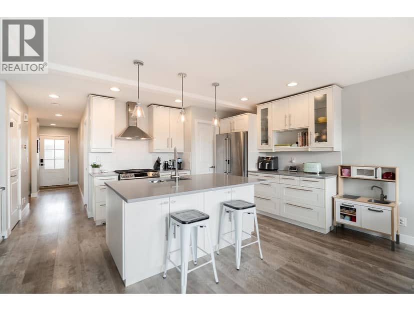 330 RICHMOND STREET, New Westminster, photo 2