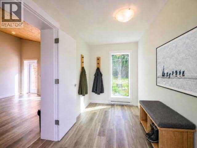 35- Takhini Meadows Drive, Whitehorse North, photo 7
