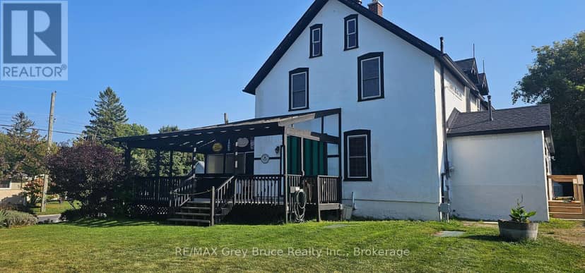 8 Helen Street — photo 31 of 32