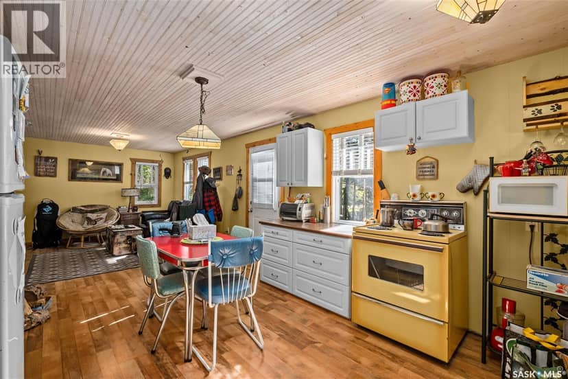302 Jarvis STREET — photo 9 of 29