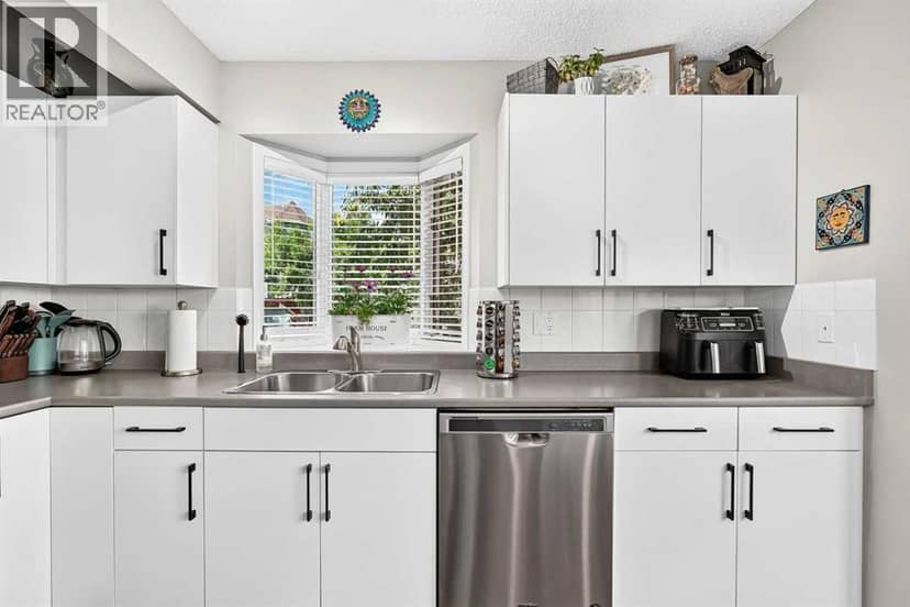 114 Patina Park SW, Calgary, photo 3