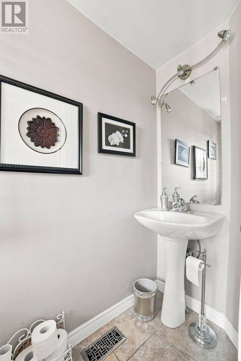 336 Pinehill Drive — photo 15 of 17