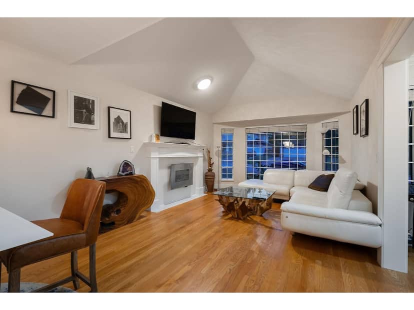 15295 111A AVENUE, Surrey, photo 2