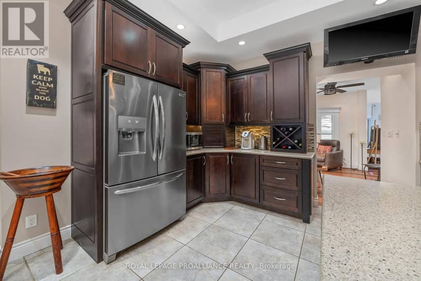 17B Hughes Lane — photo 15 of 40