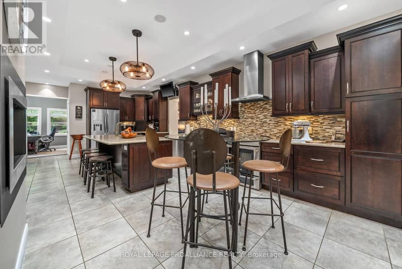 17B Hughes Lane — photo 19 of 40
