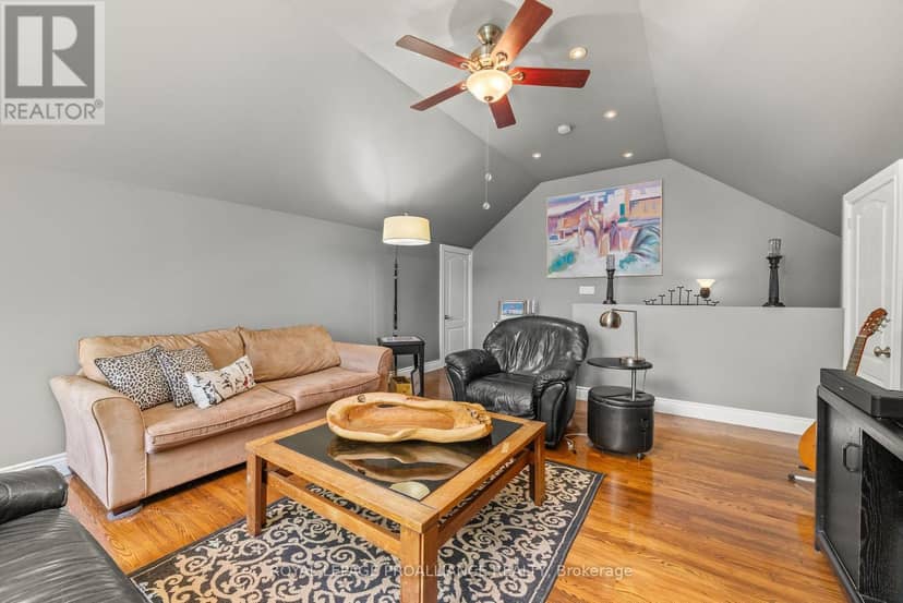 17B Hughes Lane — photo 25 of 40